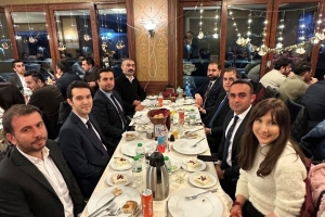 Maliye Denetim Elemanları Derneği tarafından tertip edilen "İstanbul İftar Yemeği" programı, Üsküdar SGK Sosyal Tesislerinde 27 Şubat 2026 tarihinde gerçekleştirilmiştir.