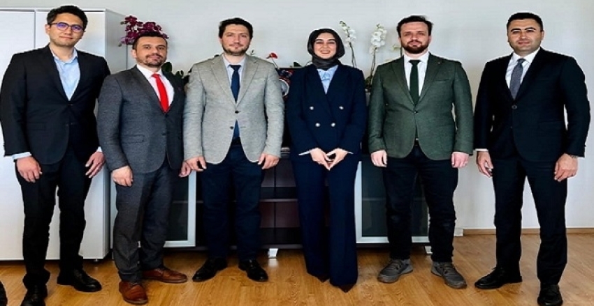 İzmir Defterdarlığına Grup Müdürü olarak atanan üyemiz Sn. Nur BİNGÖL ATAN ziyaret edilmiştir.